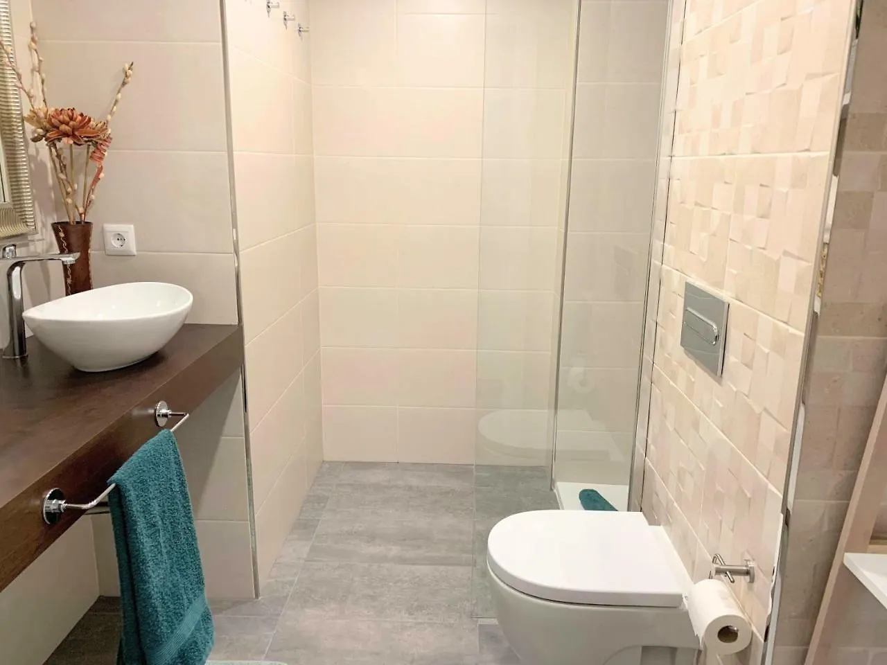 Homely Malaga Obispo Con Parking Apartmán